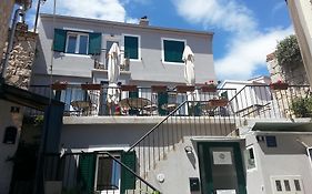 Golden B&B